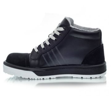 BOTIN OMBU SNEAKER NEGRO T44 C/P COMPOSITE